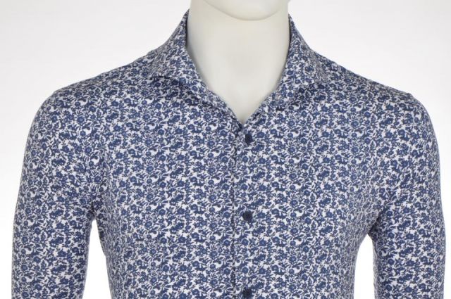 CAMISA EDEN VALLEY STF BLANCA CON FLORES AZULES